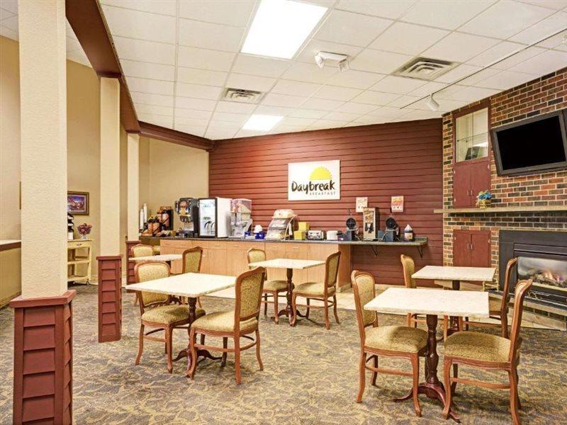 Days Inn By Wyndham Bloomington West Exterior foto